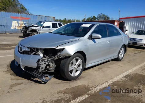 2012 Toyota Camry Se z USA, uszkodzony, nr VIN 4T1BF1FK8CU010029
